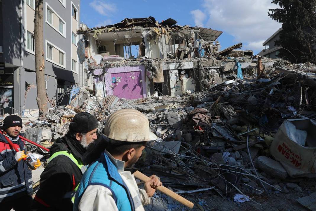 O detay gözlerden kaçmadı! 'Baraj kapakları patladı!' iddiası paniğe neden olmuştu, barajın son hali görüntülendi 1